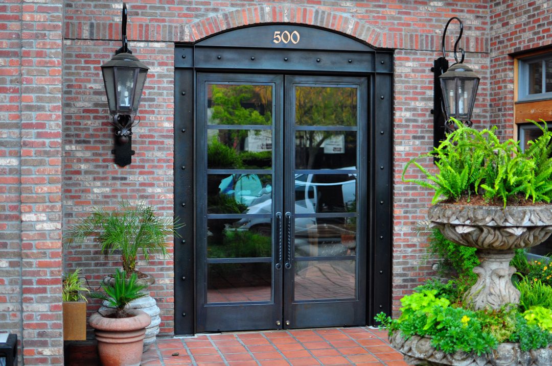 La Rosa Taquileria & Grille: Doors & Pulls