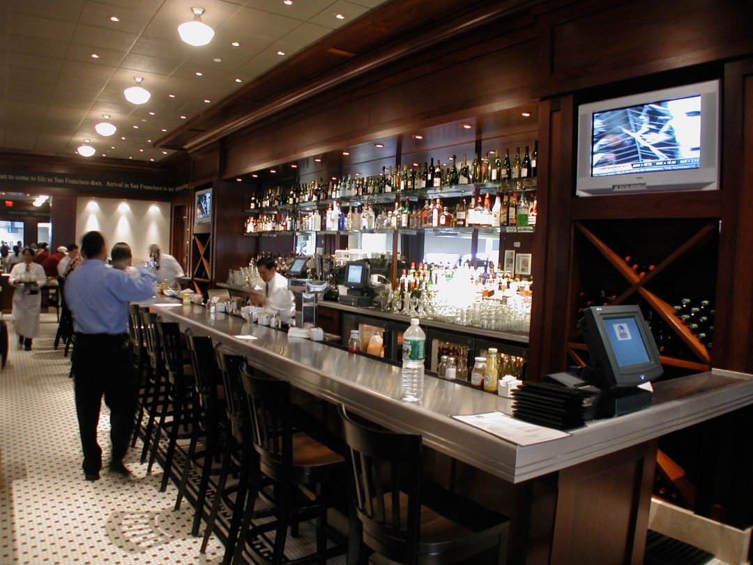 Perrys Bar: Bar Tops